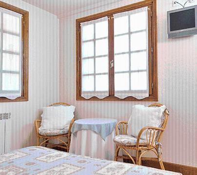 Hostal Lorentxo أولاف الغرفة الصورة